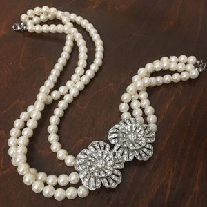 pearl and broach necklace